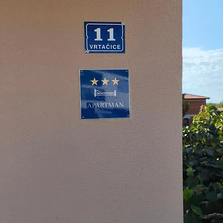 Apartment Apartma Mija - L *