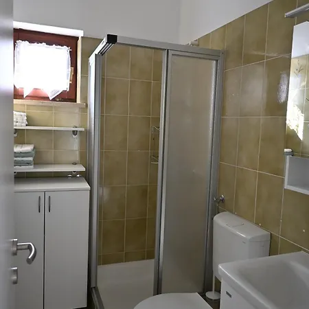 Apartma Mija - L
