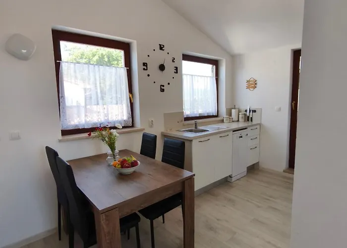 Apartma Mija - L * Kornić