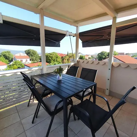 Apartma Mija - L شقة